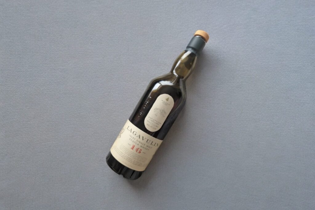bottle of lagavulin 16